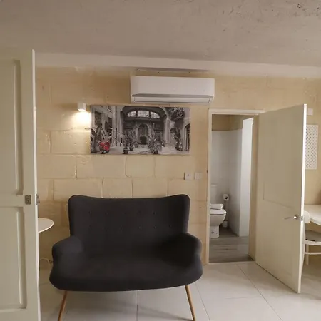 Luciano Central Suites 펜션 *